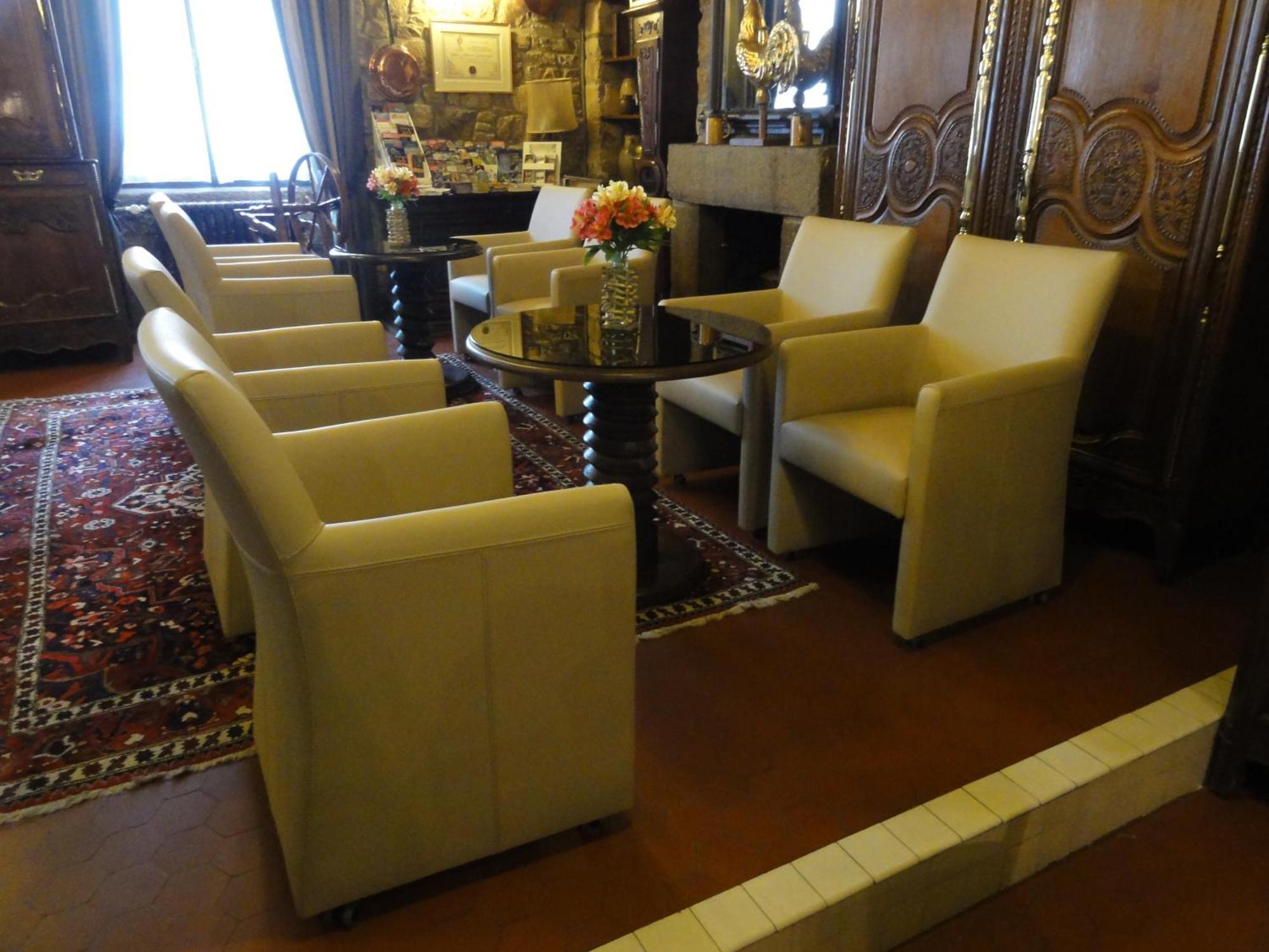 Hotel De La Croix D'Or Авранш Екстериор снимка