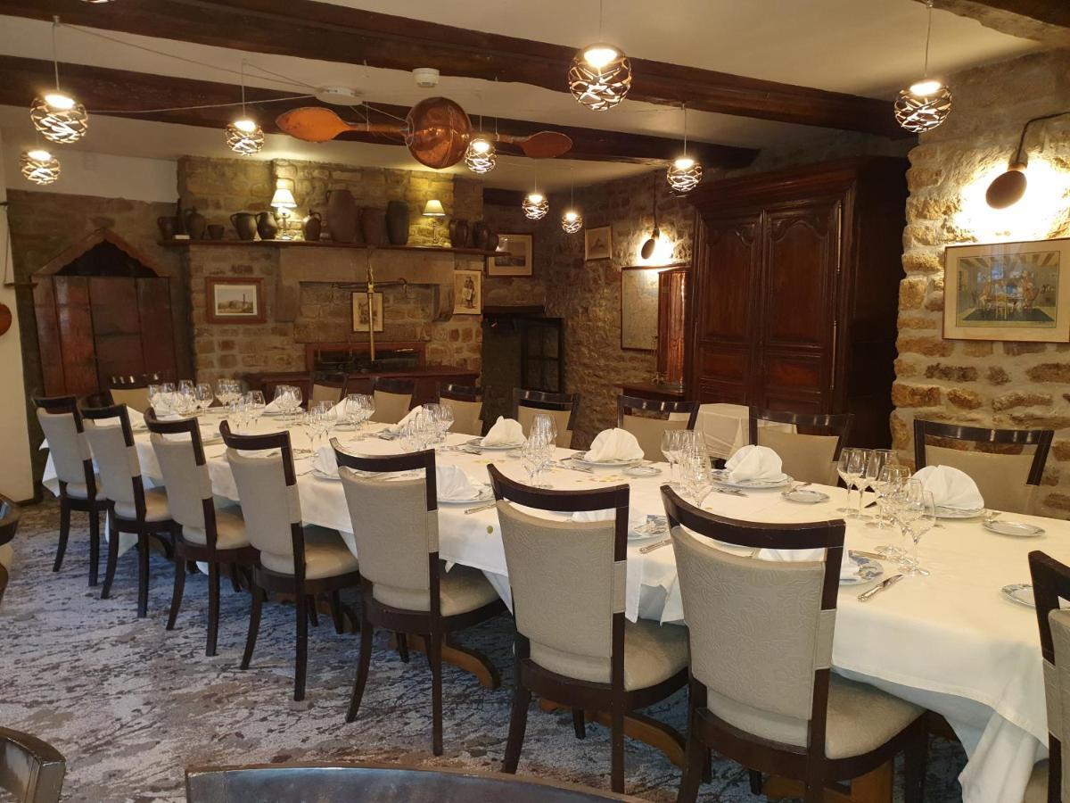 Hotel De La Croix D'Or Авранш Екстериор снимка